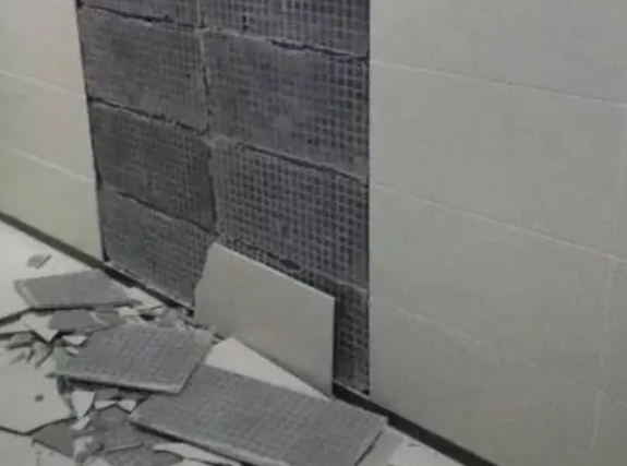 坡头瓷砖空鼓维修公司分享下坡头墙砖松动维修的知识